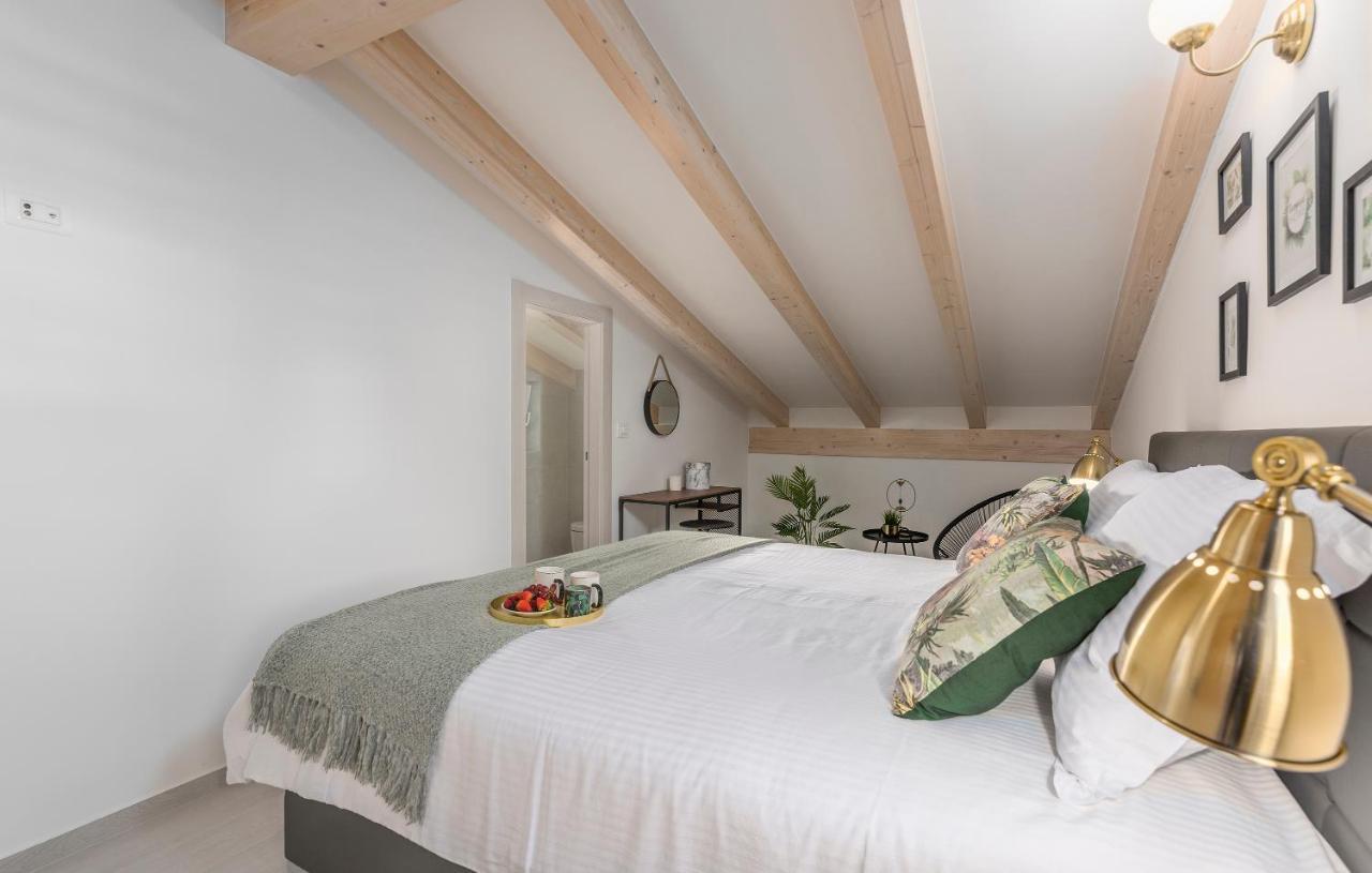 Apart Residence-Galant Rovinj Buitenkant foto